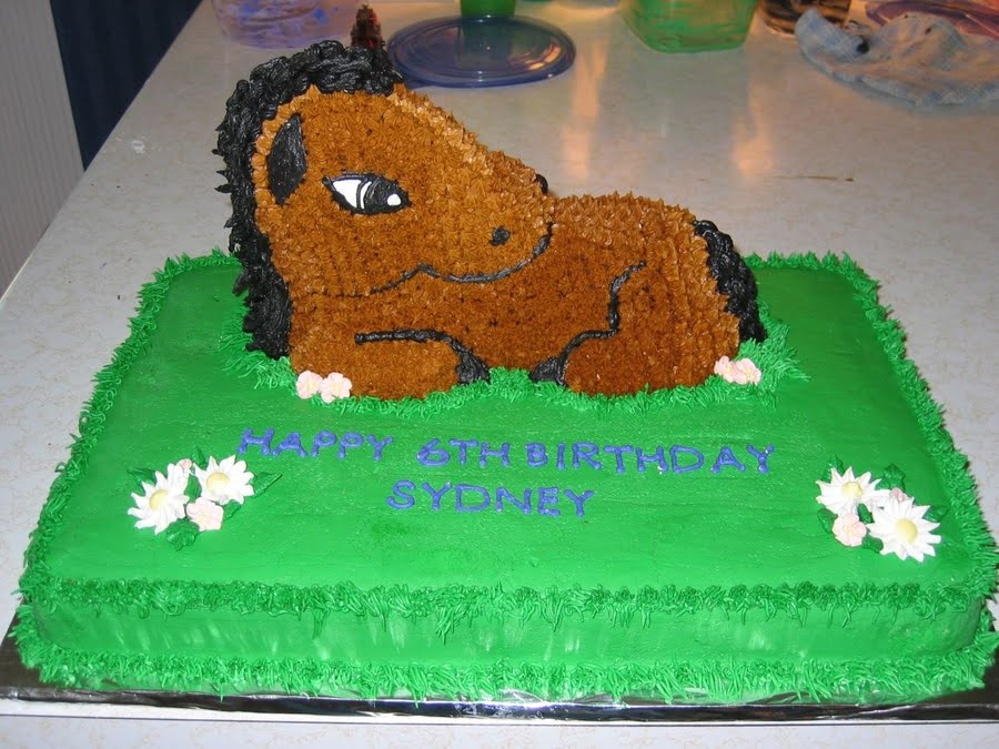 900x900px-LL-1a340d0d_gallery3994horse_cake_05