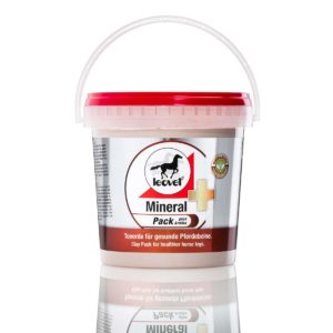 Leovet Quick&Easy sprej za čiščenje in nego usnja, 250 ml 2 Leovet Quick&Easy sprej za čiščenje in nego usnja, 250 ml 2