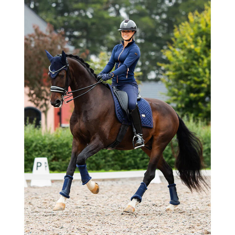 Equestrian Stockholm podsedelnica Modern 6